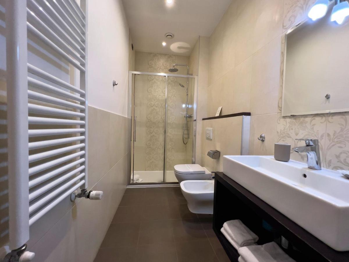 Classic Double or Twin Room,1458405982:JPEG